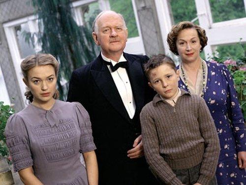 Foyle's War Season 1 Episode 3 - A Lesson in Murder