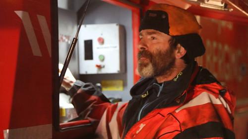 Ice Road Rescue Season 4 Episode 1 - Freak Weather