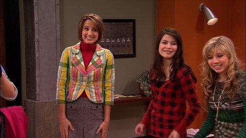 iCarly Season 3 Episode 6 - iFind Lewbert's Lost Love
