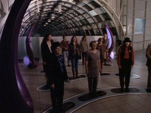 Earth: Final Conflict Season 1 Episode 19 - Through The Looking Glass