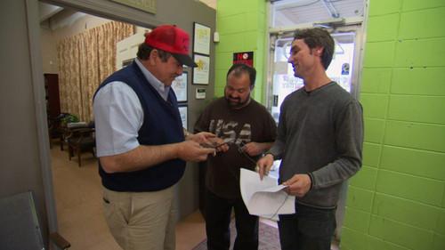 American Pickers Season 2 Episode 2 - Buddy's Booby Trap