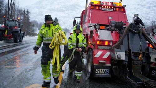 Ice Road Rescue Season 9 Episode 4 - Danger Zone