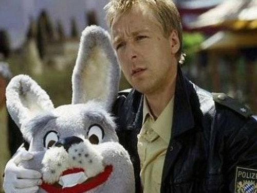 Die Rosenheim-Cops Season 4 Episode 19 - Der Jäger ist des Hasen Tod