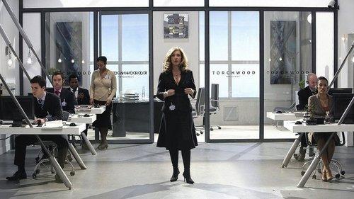 undefined Season 2 Episode 12 - Army of Ghosts (1)