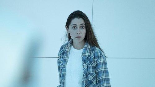 Made for Love Season 2 Episode 1 - I Have A Rotting Finger