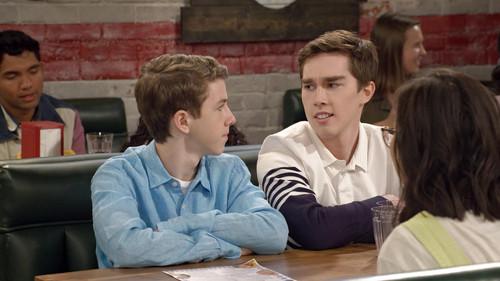 Bizaardvark Season 3 Episode 13 - Bernie's Cousin Ernie