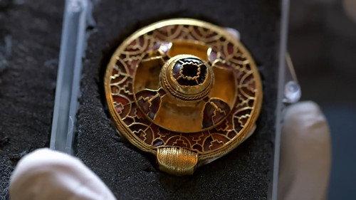 Digging for Britain Season 10 Episode 5 - Roman Mosaics and Ancient Weapons