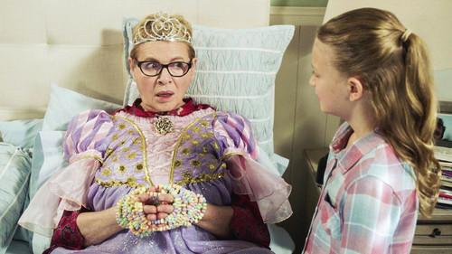 Life in Pieces Season 4 Episode 3 - Misery T* Name Pills