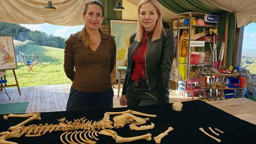 Digging for Britain Season 13 Episode 5 - Medieval Murder and Roman Pets