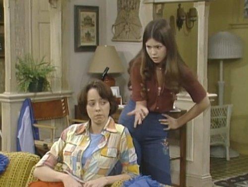 One Day at a Time Season 1 Episode 6 - Julie's Best Friend