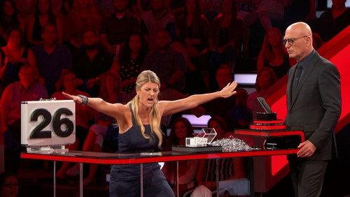 Deal or No Deal Season 5 Episode 17 - Cheering for a Lucky Strike