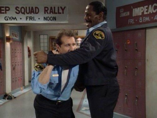 Married... with Children Season 5 Episode 16 - All Night Security Dude