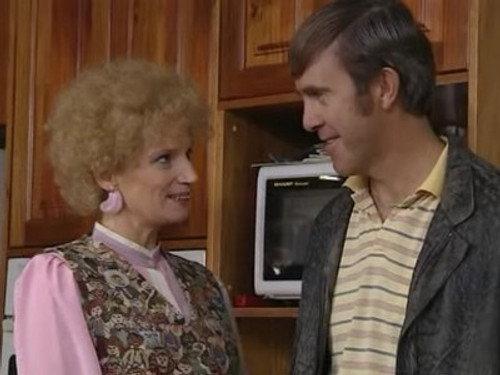 Kath & Kim Season 2 Episode 6 - Another Announcement