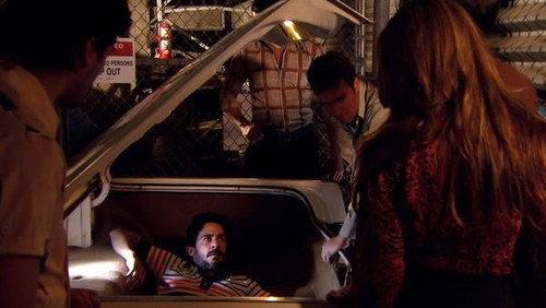 Duenos Del Paraiso Season 1 Episode 14 - Episode 14