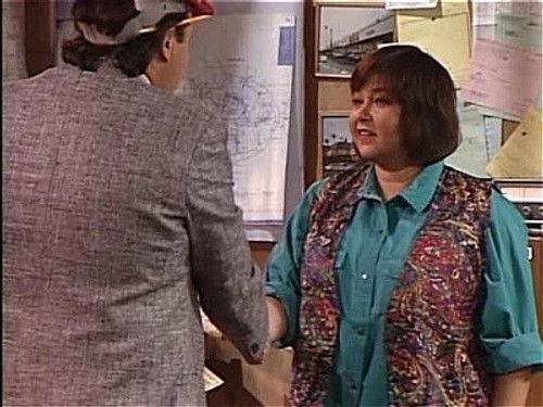 Roseanne Season 2 Episode 4 - Somebody Stole My Gal