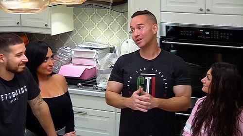 Jersey Shore: Family Vacation Season 3 Episode 16 - Psychic Larges