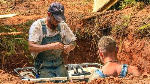 Moonshiners Season 4 Episode 8 - Liquid Assets