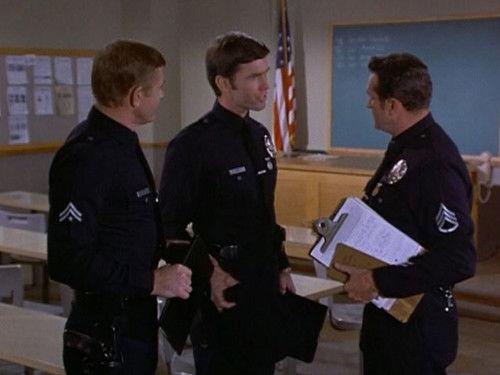 Adam-12 Season 5 Episode 14 - Clear with a Civilian: Part 1