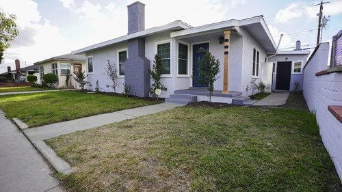 Flipping 101 With Tarek El Moussa Season 2 Episode 3 - Location, Location, Laundromat