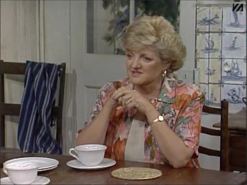 French Fields Season 2 Episode 6 - Double Or Quit