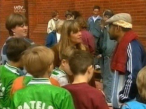 Birds of a Feather Season 5 Episode 13 - A Beautiful Game