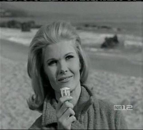 Perry Mason Season 8 Episode 23 - The Case of the Murderous Mermaid