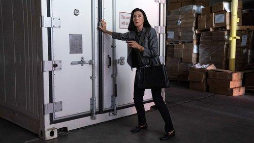 Bosch: Legacy Season 1 Episode 6 - Chain of Authenticity