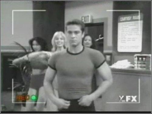 Married... with Children Season 10 Episode 15 - The Hood, the Bud and the Kelly (2)