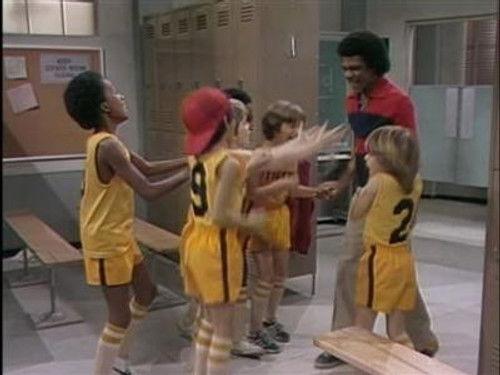 What's Happening!! Season 3 Episode 20 - First Class Coach