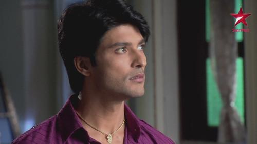 Diya Aur Baati Hum Season 1 Episode 6 - Bhabho is angry with Sooraj