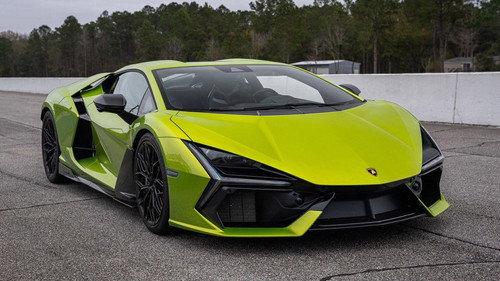 MotorWeek Season 44 Episode 24 - Lamborghini Revuelto