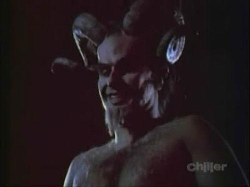 Monsters Season 3 Episode 18 - Desirable Alien