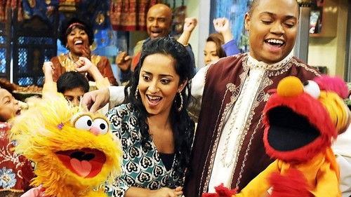 Sesame Street Season 48 Episode 24 - My Rhaki Family