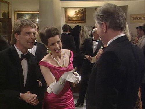 Drop the Dead Donkey Season 3 Episode 11 - Awards