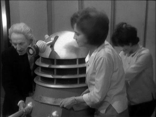 Doctor Who Season 1 Episode 8 - The Ambush