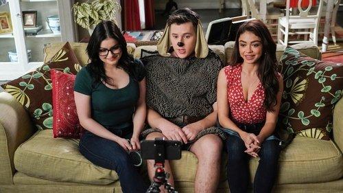 Modern Family Season 11 Episode 18 - Finale (2)