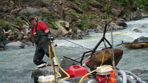 Gold Rush: White Water Season 1 Episode 4 - Boulder Battles