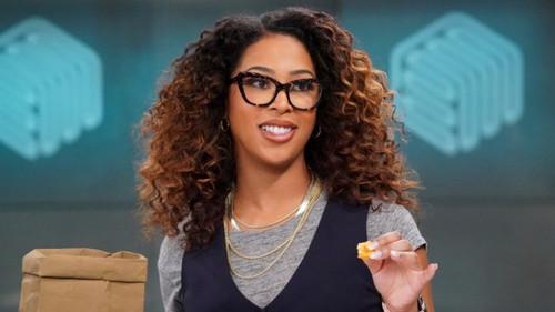 The Neighborhood Season 6 Episode 1 - Welcome to the Foos Box