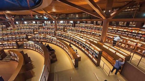 Document 72 Hours Season 15 Episode 24 - Beyond the Books at a Kanazawa Library