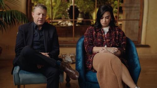 Demi Lovato: Dancing with the Devil Season 1 Episode 2 - 5 minutes from death