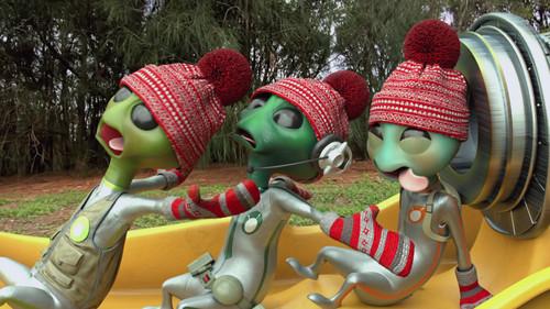 Alien TV Season 2 Episode 3 - Pool/Dinner Party/Skiing