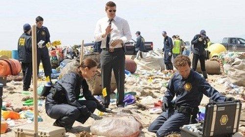 Bones Season 8 Episode 7 - The Bod in the Pod