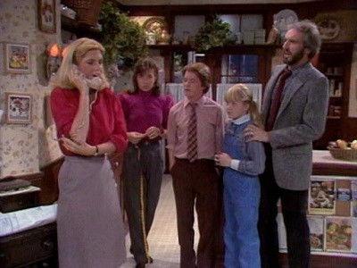Family Ties Season 2 Episode 22 - Working At It