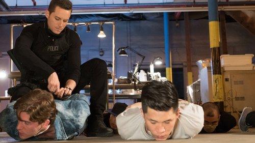Chicago P.D. Season 4 Episode 5 - A War Zone