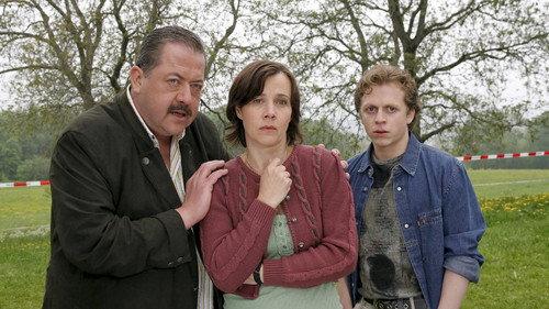 Die Rosenheim-Cops Season 9 Episode 13 - Gefährliche Nachbarn