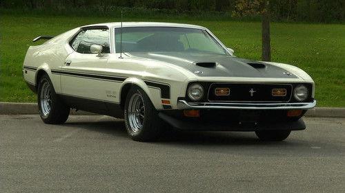 Legendary Motorcar Season 4 Episode 13 - Walk-in Business and Buying a Turntable