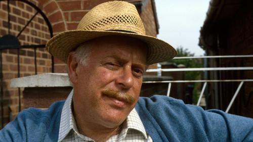 undefined Season 2 Episode 4 - Hyacinth Tees Off