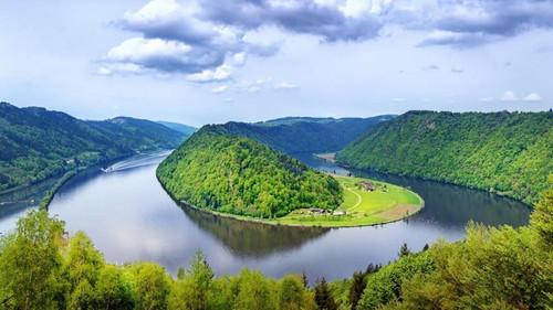 Man's Struggle for Survival Season 1 Episode 2 - Episode 2