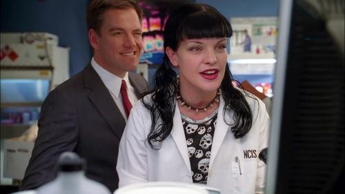 NCIS Season 6 Episode 16 - Bounce