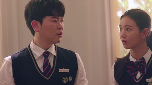 Live On Season 1 Episode 2 - Like Two Peas In A Pod